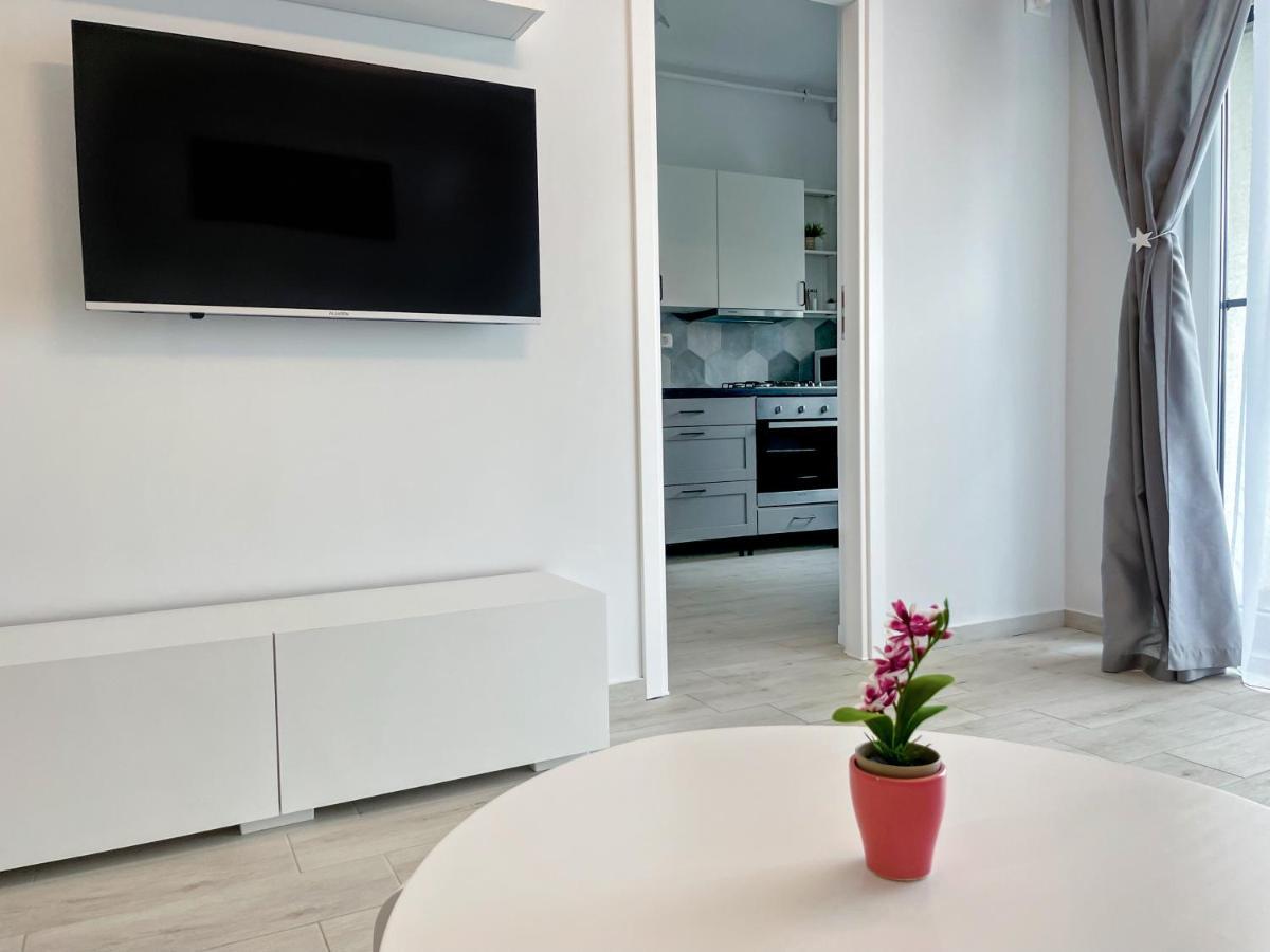 Astoria Rose Apartment Navodari Bagian luar foto